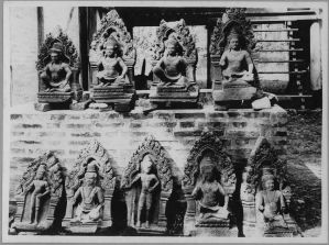 Antéfixes, Banteay Srei EFEO_CAM07095