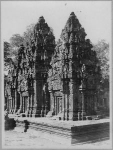 Banteay Srei, tours centrales après l’anastylose EFEO_CAM07100