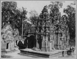 Banteay Srei, tours centrales après l’anastylose EFEO_CAM07102