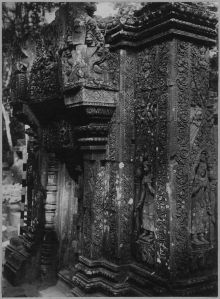 Fausse porte sud de la tour nord (détail), Banteay Srei EFEO_CAM07110