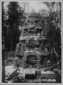 Banteay Srei, reconstitution du sommet de la tour sud EFEO_CAM07147