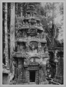 Banteay Srei, tour sud après l’anastylose EFEO_CAM07155