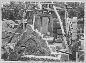 Banteay Srei, reprise de la salle nord-ouest de deuxième enceinte EFEO_CAM07218