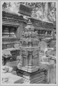 Temple en réduction, Banteay Srei EFEO_CAM07288