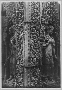 Devata d’angle de la tour nord, Banteay Srei EFEO_CAM07302
