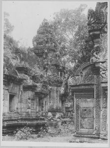Banteay Srei, tour centrale et son avant-corps après l’anasylose EFEO_CAM07314