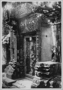 Banteay Srei, dépose des pierres de la tour sud EFEO_CAM07340