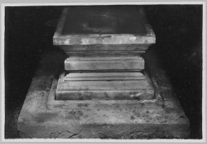 Piédestal EFEO_CAM07373