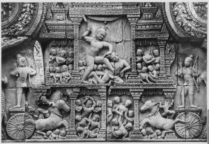 Fronton de la bibliothèque nord représentant Krishna tuant le roi Kamsa, Banteay Srei EFEO_CAM07415_2