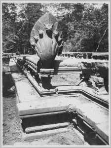 Naga-balustrade EFEO_CAM10969