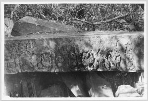 Linteau historié EFEO_CAM10972