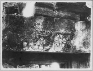 Linteau historié EFEO_CAM10997_2