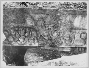 Linteau historié EFEO_CAM10999_a