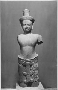 Ronde-bosse : dvarapala EFEO_CAM18635_1