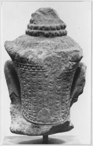 Banteay Prei : dvarapala (tête) EFEO_CAM19086_4
