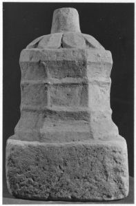 Borne polygonale EFEO_CAM19209_6