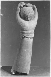 Ronde-bosse : main EFEO_CAM19224_7