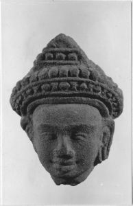 Tête masculine détachée d'un relief EFEO_CAM19295_5