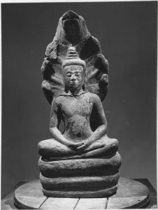 Ronde-bosse : Buddha sur naga EFEO_CAM19478_3