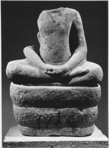 Ronde-bosse : Buddha sur naga EFEO_CAM19480_2