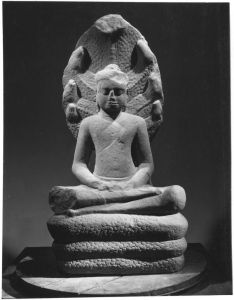 Ronde-bosse : Buddha sur naga EFEO_CAM19483_bis1