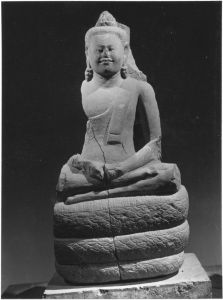 Ronde-bosse : Buddha sur naga EFEO_CAM19492_1