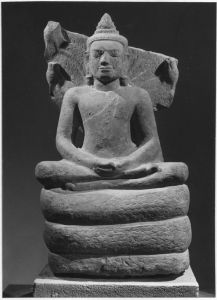 Ronde-bosse : Buddha sur naga EFEO_CAM19492_2