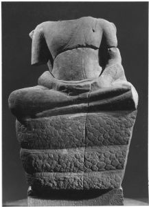 Ronde-bosse : Buddha sur naga EFEO_CAM19492_4
