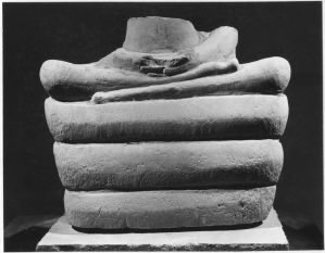 Ronde-bosse : Buddha sur naga EFEO_CAM19495_2