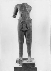 Ronde-bosse : Corps de divinité masculine EFEO_CAM19500_1