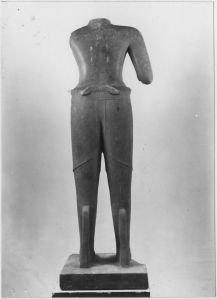 Ronde-bosse : Corps de divinité masculine EFEO_CAM19500_2