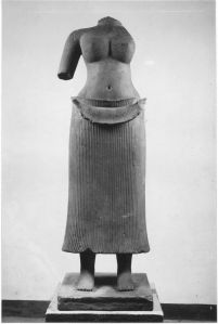 Ronde-bosse : Corps de divinité féminine EFEO_CAM19503_1