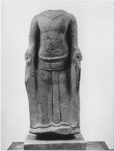 Ronde-bosse : Buddha debout EFEO_CAM19504_1