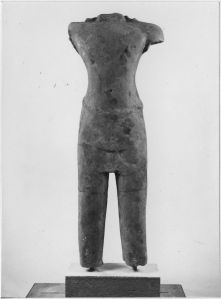 Ronde-bosse : Corps de divinité masculine EFEO_CAM19505_1