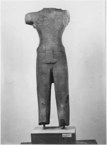 Ronde-bosse : Corps de divinité masculine EFEO_CAM19505_2