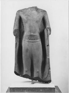 Ronde-bosse : Buddha debout EFEO_CAM19506_1