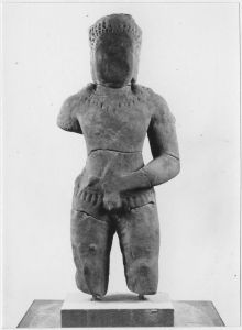 Ronde-bosse : dvarapala EFEO_CAM19508_1