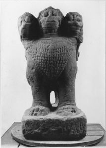 Divinité montée sur un lion tricéphale EFEO_CAM19516_3