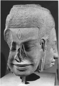 Tête à visages multiple (4 ou 5), face A, losange sur le front, nez éclaté EFEO_CAM19517_1
