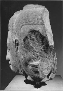 Tête à visages multiple (4 ou 5), face C, visage éclaté EFEO_CAM19517_3