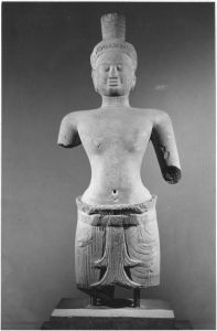 Shiva debout à 2 bras brisés, jambes brisées au niveau des cuisses (vu de face) EFEO_CAM19519_1