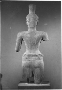 Shiva debout à 2 bras brisés, jambes brisées au niveau des cuisses (vu de dos) EFEO_CAM19519_2