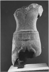 Ronde-bosse : torse masculin EFEO_CAM19524_2