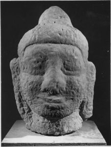 Ronde-bosse : tête de Buddha EFEO_CAM19530_3