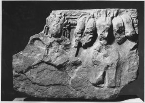 Ronde-bosse : Corps de divinité masculine EFEO_CAM19632_2