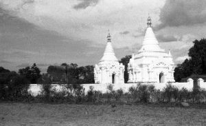 Temples n°792 + 791 + 790 du site de Pagan EFEO_PICP06771