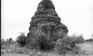 Temple n°793 Ywa-ni-hpaya du site de Pagan EFEO_PICP06775