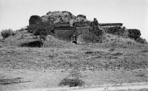 Temple n°801 Than-pyin-swa du site de Pagan EFEO_PICP06859