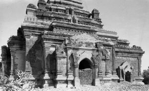 Temple n°842 Ta-wet-hpaya du site de Pagan EFEO_PICP07042