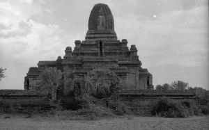 Temple n°842 Ta-wet-hpaya du site de Pagan EFEO_PICP07055